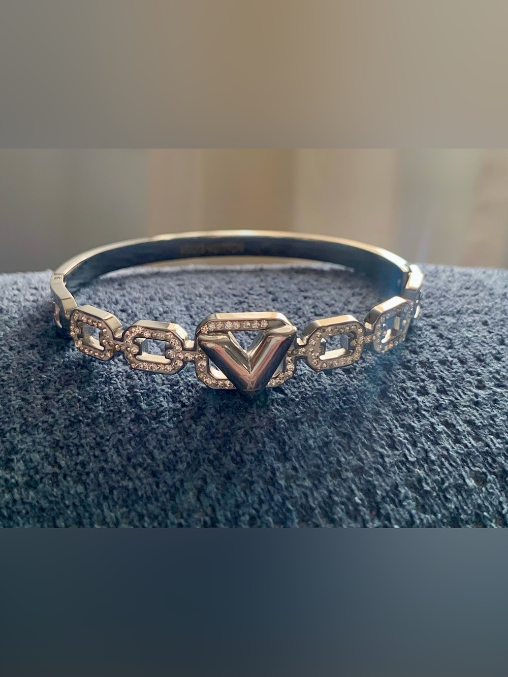 Brand New ! Silver Crystal-Accented V Logo Bangle Bracelet